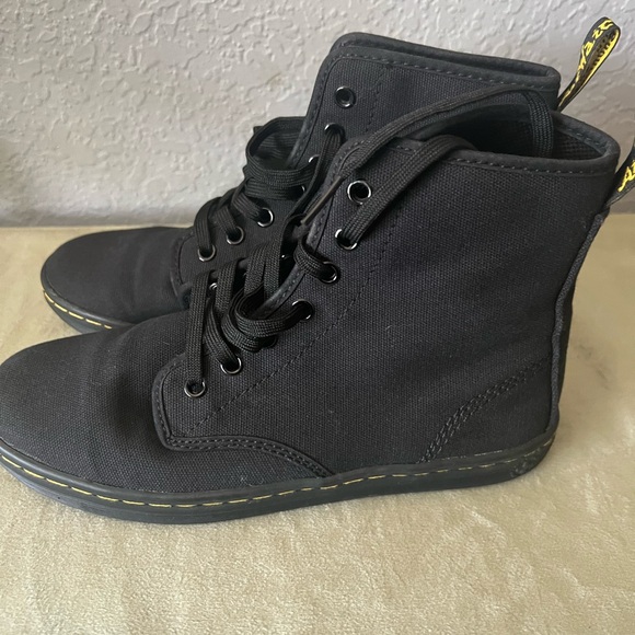 Women’s Dr. Martens - Picture 4 of 7
